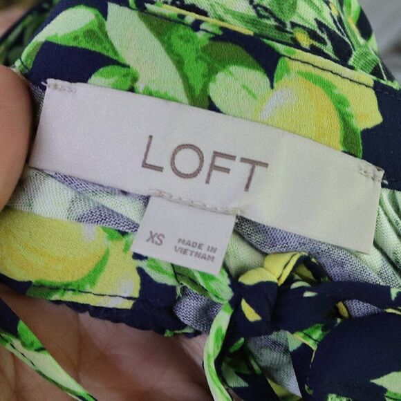 LOFT | Short Sleeve Chiffon Lemon Print Top XS - Picture 5 of 7